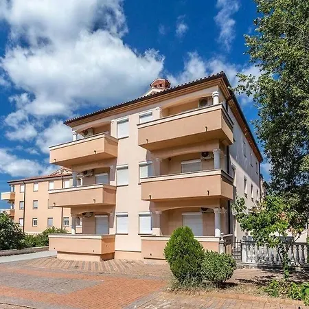 Beni With Balcony In Appartement