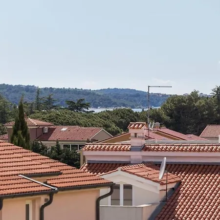Beni With Balcony In * Medulin